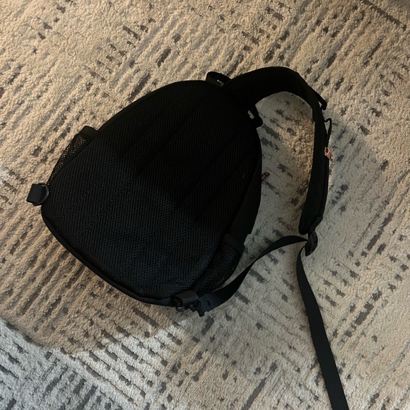 SwissGear Katy Rose Sling/CrossBody backpack - Picture 3 of 5